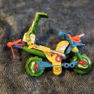 Teenage Mutant Ninja Turtles (TMNT) Muta-Bike from 1992